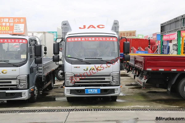 JAC Shuailing S3 129hp 4X2(6 wheels) 3.145m double-row stake truck Exterior (2) | 86Trucks