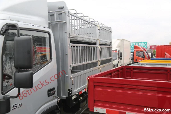 JAC Shuailing S3 129hp 4X2(6 wheels) 3.145m double-row stake truck Body (2) | 86Trucks