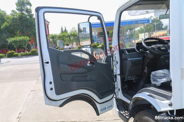 Dongfeng EV350 PRO 4.5T 4.19m single-row pure electric cage light truck 98.04kWh 4X2(6 wheels) Interior (1) | 86Trucks