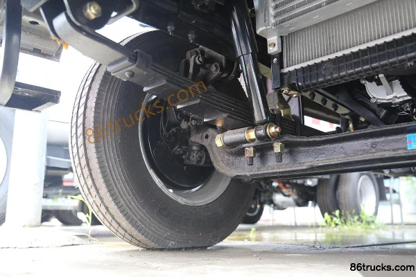 NanJun Ruibao Deluxe Edition 102 hp 4X2(6 wheels) 3.3m Double Row Flatbed Micro Truck Chassis (2) | 86Trucks