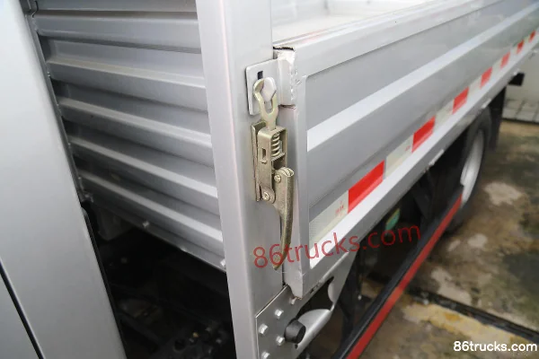 NanJun Ruibao Deluxe Edition 102 hp 4X2(6 wheels) 3.3m Double Row Flatbed Micro Truck Body (2) | 86Trucks