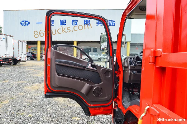FAW Jiefang Hu VH 2.5L Diesel 155hp 4X2(6 wheels) Fast Gear 8-Speed 4.16m Single Row Stake Truck Cab (1) | 86Trucks