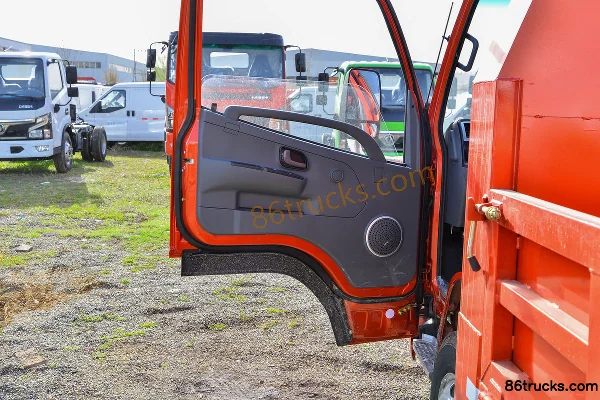 Dongfeng Furika W15 102hp 4X2(6 wheels) 3.05m dump truck (red) Cab (2) | 86Trucks