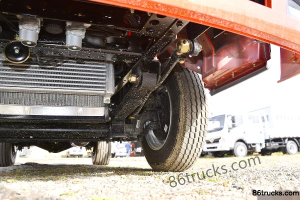 Dongfeng Furika W15 102hp 4X2(6 wheels) 3.05m dump truck (red) Chassis (3) | 86Trucks