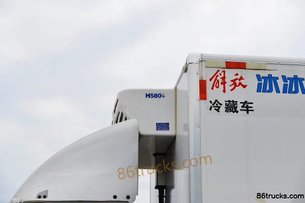 FAW Jiefang Lingtu 160hp 4X2(6 wheels) Fast Gear 8-Speed 4.13m Refrigerated Truck Body (3) | 86Trucks