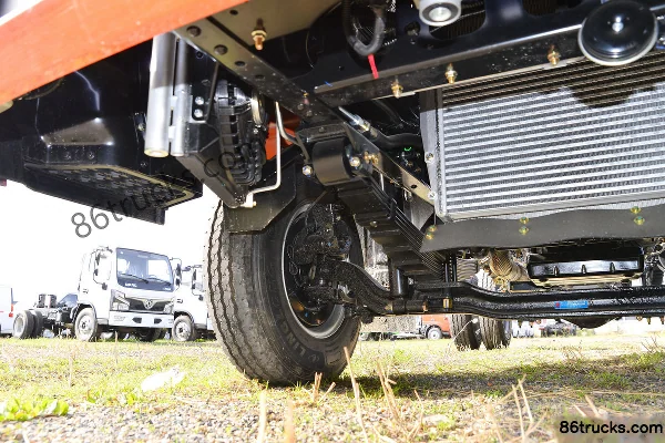 Dongfeng Furui F6 150 hp 4X2(6 wheels) 4.2m Single Row Stake Light Truck (China VI) Chassis (2) | 86Trucks