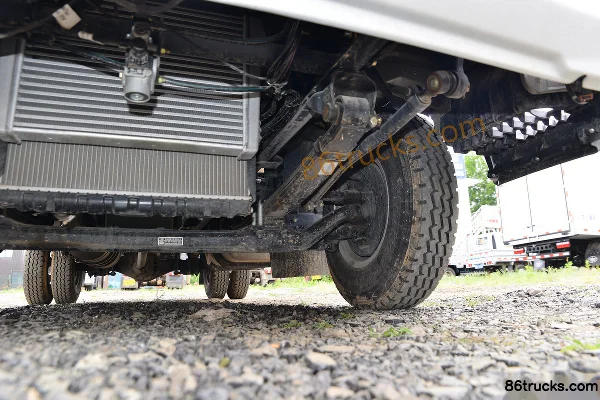 FAW Jiefang Hu VH Bingbing 160 ch 4X2(6 roues) 4,05 m camion frigorifique Châssis (3) | 86Trucks