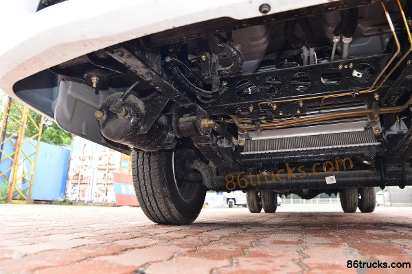 Dongfeng T5 95hp 4X2(6 wheels) 4.03m Single Row Flatbed Mini Truck Chassis (2) | 86Trucks