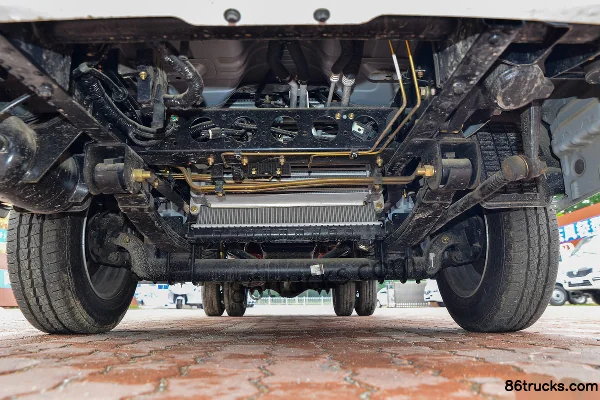 Dongfeng T5 95hp 4X2(6 wheels) 4.03m Single Row Flatbed Mini Truck Chassis (1) | 86Trucks