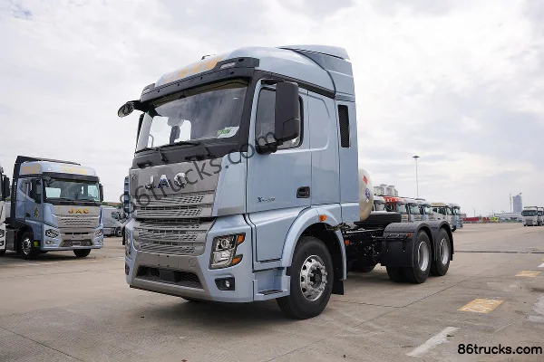 JAC Star X5 Heavy Truck 510 hp 6X4(10 wheels) LNG Tractor Truck Exterior (2) | 86Trucks