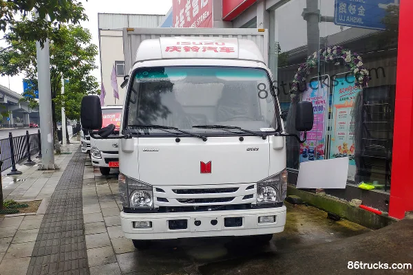 Qingling Lingka 131hp 4X2(6 wheels) 4.25m single-row van light truck Exterior (2) | 86Trucks