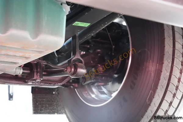 FAW Jiefang Qingdao Yingtu classe affaires 600 ch 6X4(10 roues) LNG tracteur routier automatique (boîte FAW Jiefang 12 vitesses) Châssis (2)