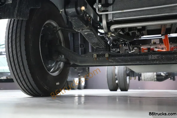 Dongfeng Liuqi Chenglong L2V Yiwei single-row pure electric panel light truck 86.55 kWh 4X2(6 wheels) Chassis (2) | 86Trucks