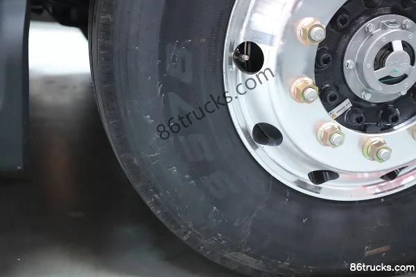 Dongfeng Liuqi Chenglong H7 Poids lourd 480 ch 4X2(6 roues) Tracteur routier AMT automatique (Dongfeng Cummins 12 L) Châssis (3) | 86Trucks