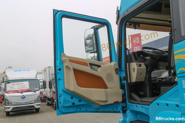 SHACMAN Longxiao Lightweight Version 14.5L CNG 530hp 6X4(10 wheels) Fast Gear 12-Speed Tractor Truck Cab (1) | 86Trucks