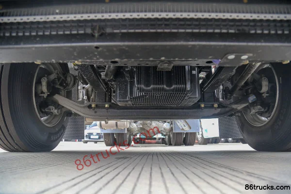 SHACMAN Longxiao Lightweight Version 14.5L CNG 530hp 6X4(10 wheels) Fast Gear 12-Speed Tractor Truck Chassis (1) | 86Trucks
