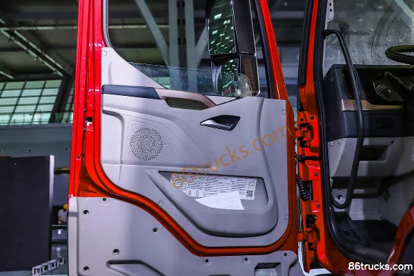 Dongfeng Liuqi Chenglong H7 poids lourd 590 ch 6X4(10 roues) tracteur routier LNG automatique Cabine (2) | 86Trucks