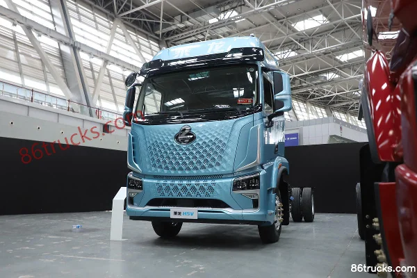 DongfengLiuqi Chenglong H5V 6.9L Diesel 330 hp 4X2(6 wheels) WLY 10-Speed AMT Automatic 6.8m Cargo Truck Exterior (3) | 86Trucks