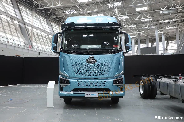DongfengLiuqi Chenglong H5V 6.9L Diesel 330 hp 4X2(6 wheels) WLY 10-Speed AMT Automatic 6.8m Cargo Truck Exterior (2) | 86Trucks