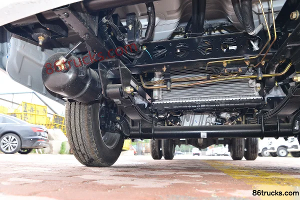 Dongfeng T5 1,6 L 122 ch 4X2(6 roues) essence 3,81 m fourgon à cabine simple Châssis (2) | 86Trucks