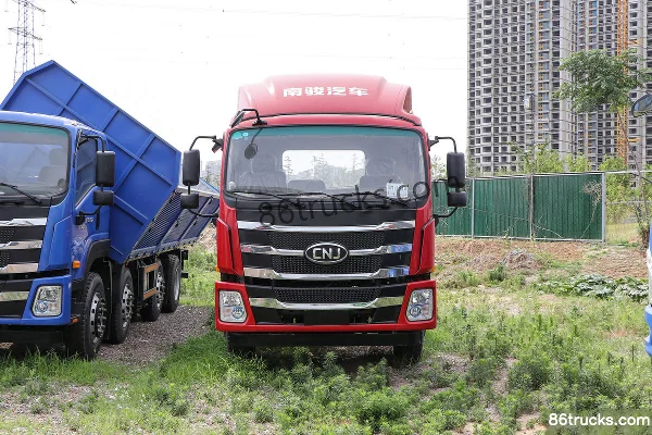 NanJun Ruiyu K68G 230 ch 6X2(8 roues) camion à ridelles 7,8 m Extérieur (2) | 86Trucks