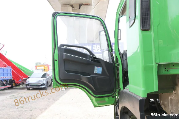 NanJun Ruiyu K68D 270hp 8X2(10 wheels) 6m Dump Truck Cab (1) | 86Trucks