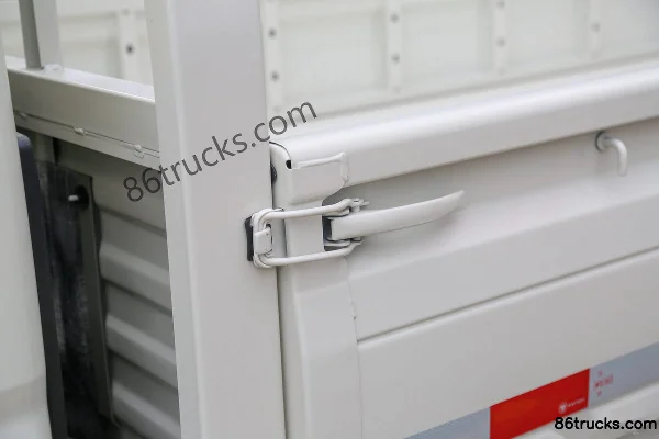 Foton Times Leader S1 2.0L 127hp 4X2(6 wheels) CNG 4.22m Single Row Fence Panel Small Truck Body (2) | 86Trucks