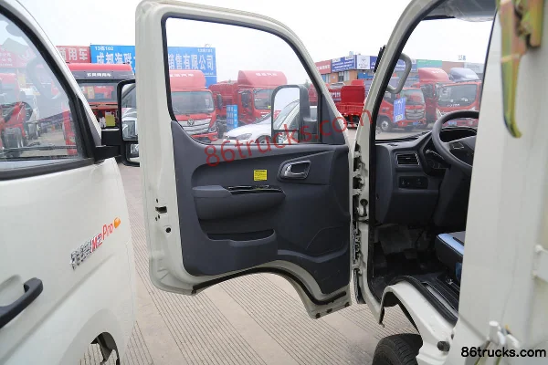 Foton Xiangling M2 Pro Luxury 2.0L 144hp 4X2(6 wheels) Gasoline 3.7m Single Row Stake Truck Cab (1) | 86Trucks
