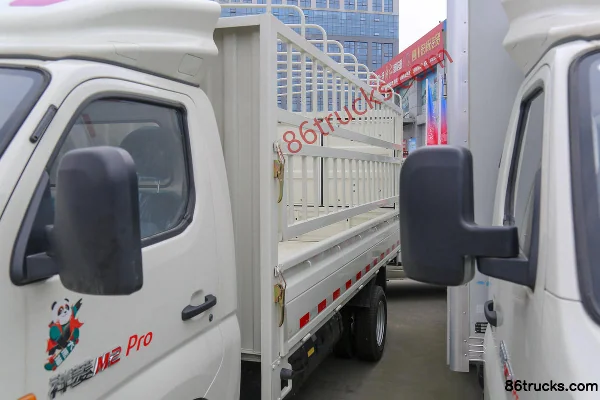 Foton Xiangling M2 Pro Luxury 2.0L 144hp 4X2(6 wheels) Gasoline 3.7m Single Row Stake Truck Body (1) | 86Trucks