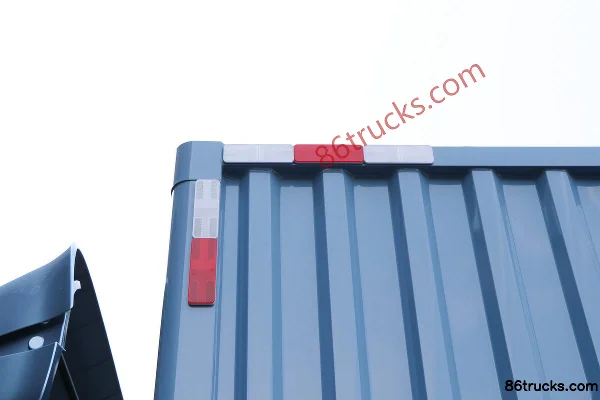 Yutong T5 C Series Air Brake 4.2m Single Row Pure Electric Van Light Truck Shenlan 88.87kWh 4X2(6 wheels) Body (1) | 86Trucks