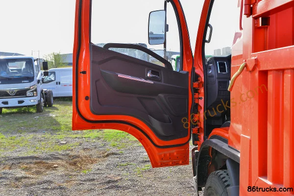 Dongfeng FuruiKa F7 170hp 4X2(6 wheels) 4.8m half-row stake truck Cab (2) | 86Trucks