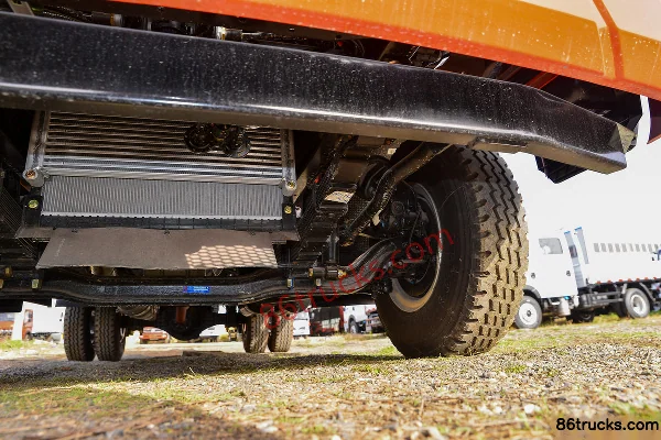 Dongfeng FuruiKa F7 170hp 4X2(6 wheels) 4.8m half-row stake truck Chassis (3) | 86Trucks