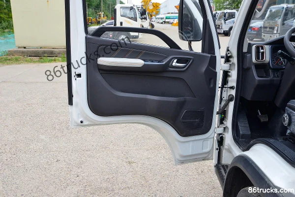 Foton Aoling M Card 2.0L 144hp 4X2(6 wheels) Gasoline 2.7m Double Row Flatbed Light Truck (Hydraulic Brake) Cab (2) | 86Trucks