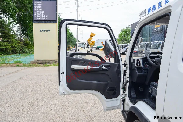 Foton Aoling M Card 2.0L 144hp 4X2(6 wheels) Gasoline 2.7m Double Row Flatbed Light Truck (Hydraulic Brake) Cab (1) | 86Trucks
