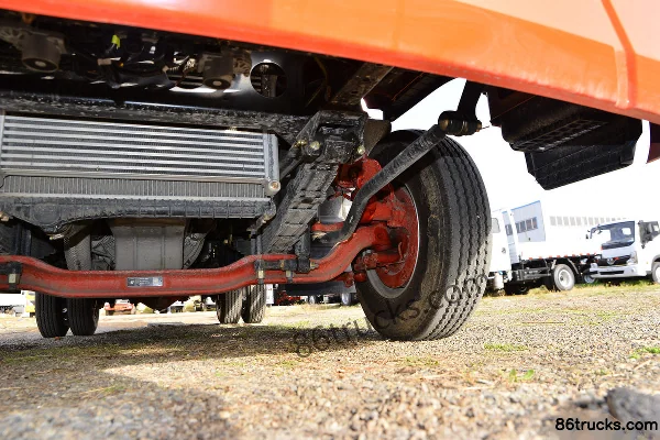 Dongfeng Furika F6 170 hp 4X2(6 wheels) 3.8m semi-row flatbed light truck (China VI) (axle ratio 4.33) Chassis (3) | 86Trucks