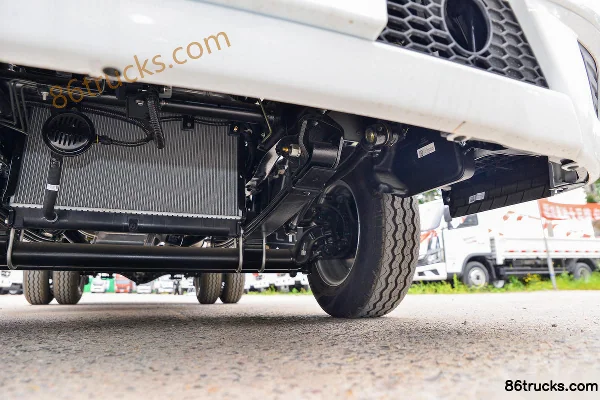 Foton Aoling V Card 1.6L 105 hp 4X2(6 wheels) CNG 3.535m Crew Cab Flatbed Light Truck Chassis (3) | 86Trucks