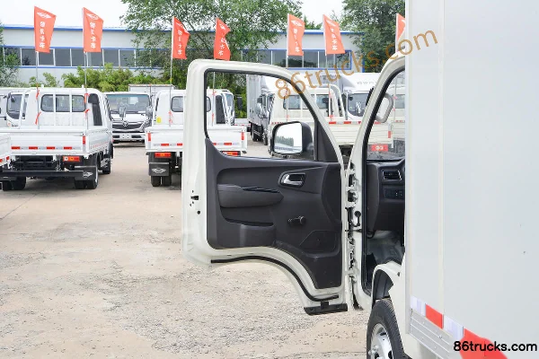 Foton Xiangling M1 Edition Fen Dou 1.6L 122 ch 4X2(6 roues) essence micro camion fourgon simple cabine 3,3 m (Yunnai) (1) | 86Trucks