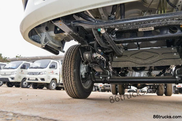 Foton Xiangling M1 Edition Fen Dou 1.6L 122 ch 4X2(6 roues) essence micro camion fourgon simple cabine 3,3 m (Yunnai) Châssis (2) | 86Trucks