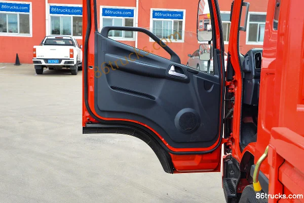 FAW Jiefang J6F Climbing Tiger 140hp 4X2(6 wheels) 3.82m Half-row Flatbed Light Truck (China VI) Cab (2) | 86Trucks
