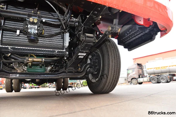 FAW Jiefang J6F Climbing Tiger 140hp 4X2(6 wheels) 3.82m Half-row Flatbed Light Truck (China VI) Chassis (3) | 86Trucks
