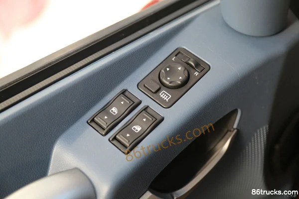 FAW Jiefang Qingdao JH6 heavy truck Zhixing Edition 480hp 6X4(10 wheels) LNG tractor truck (hydraulic retarder) Cab (2) | 86Trucks