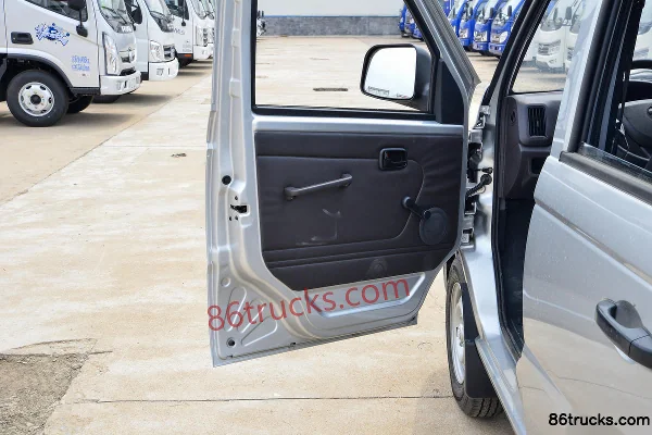 Foton Xiangling V1 1,2L 91ch 4X2(6 roues) 2,05m cabine double camion plateau (2) | 86Trucks