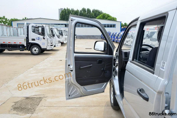 Foton Xiangling V1 1,2L 91ch 4X2(6 roues) 2,05m cabine double camion plateau (1) | 86Trucks