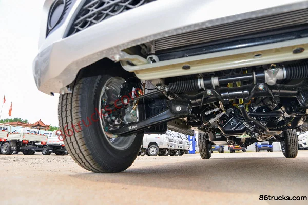 Foton Xiangling V1 1,2L 91ch 4X2(6 roues) 2,05m cabine double camion plateau Châssis (2) | 86Trucks