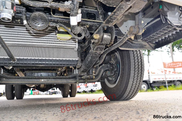 Foton Aoling New Jieyun Climbing Tiger 151hp 4X2(6 wheels) 4.17m Single Row Stake Light Truck Chassis (3) | 86Trucks