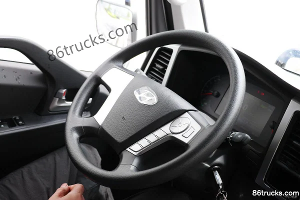 Hyundai Commercial Vehicle Shengtu 4.5T 4.14m single row fuel cell van light truck 4X2(6 wheels) Interior (2) | 86Trucks