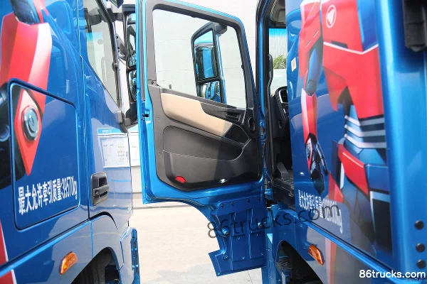 AumanGTL Star Wing 8.9L Diesel 360hp 4X2(6 wheels) WLY 12-speed tractor truck Cab (1) | 86Trucks