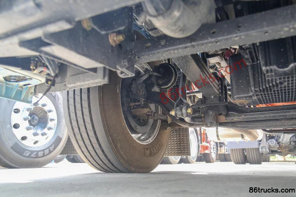 AumanGTL Star Wing 8.9L Diesel 360hp 4X2(6 wheels) WLY 12-speed tractor truck Chassis (2) | 86Trucks