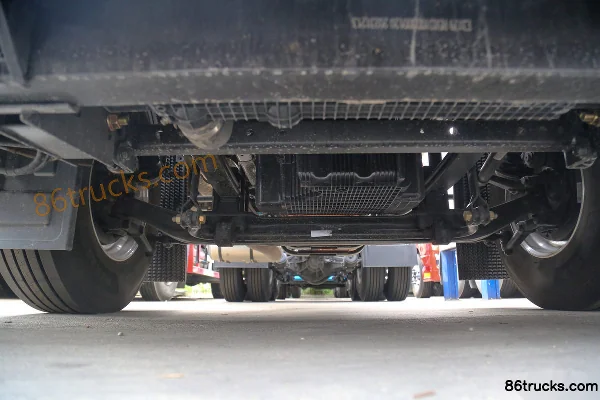Foton AumanEST Star Shine Edition 580 hp 6X4(10 wheels) LNG AMT Automatic Tractor Truck Chassis (1) | 86Trucks