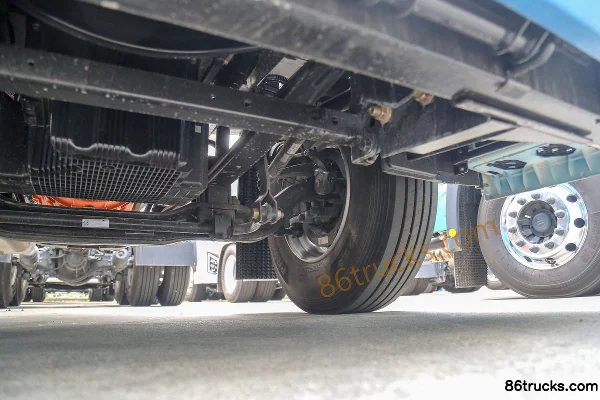 Foton AumanGTL Star Wing Edition 580ch 6X4(10 roues) LNG tracteur routier AMT automatique Châssis (3) | 86Trucks